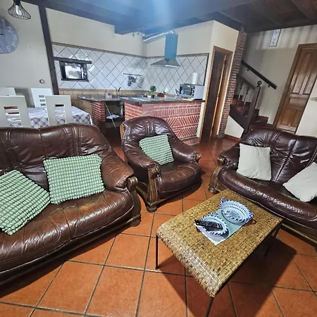Casa Hortensias Naguar Feriehus Villanueva (Asturias)