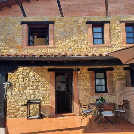 Casa Hortensias Naguar * Villanueva (Asturias)